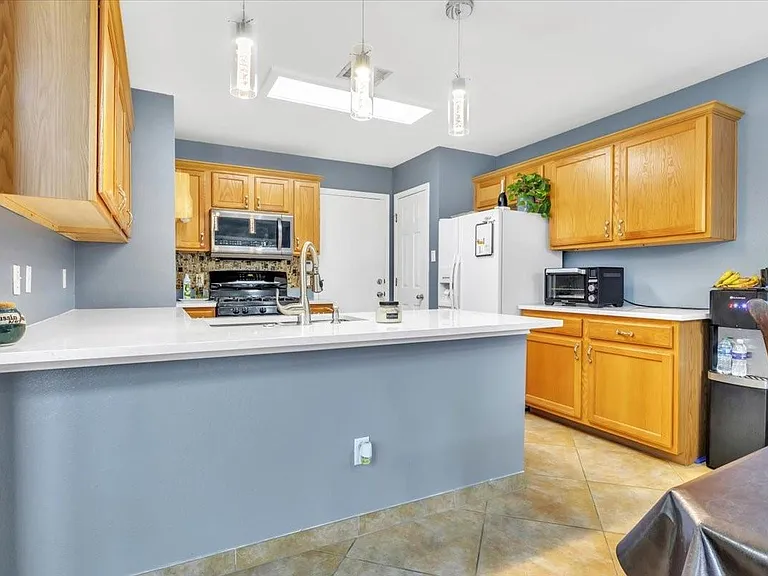 1700 W Pflugerville Pkwy — Photo 16