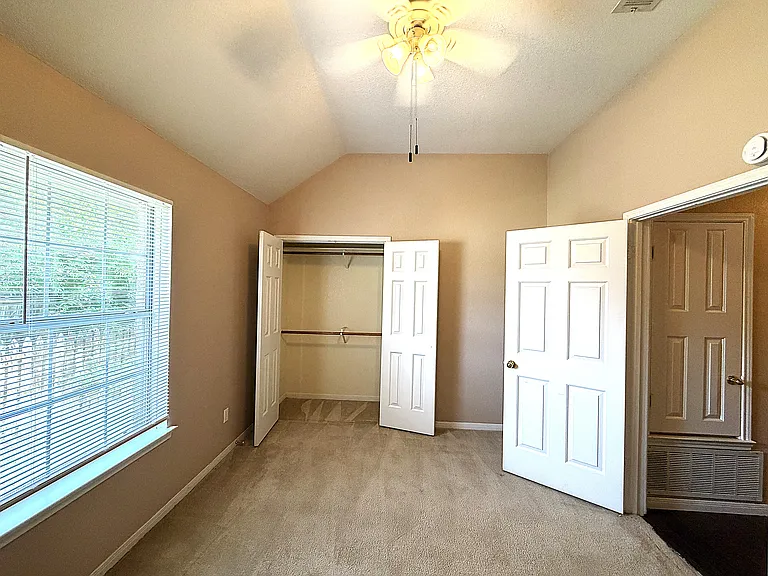405 Gina Dr — Photo 28