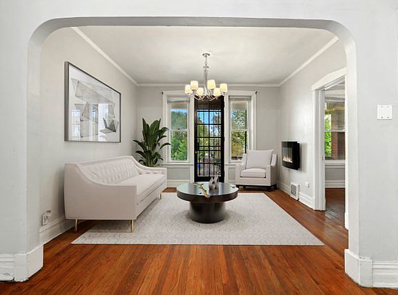3rd image of 7312 S Blackstone Ave