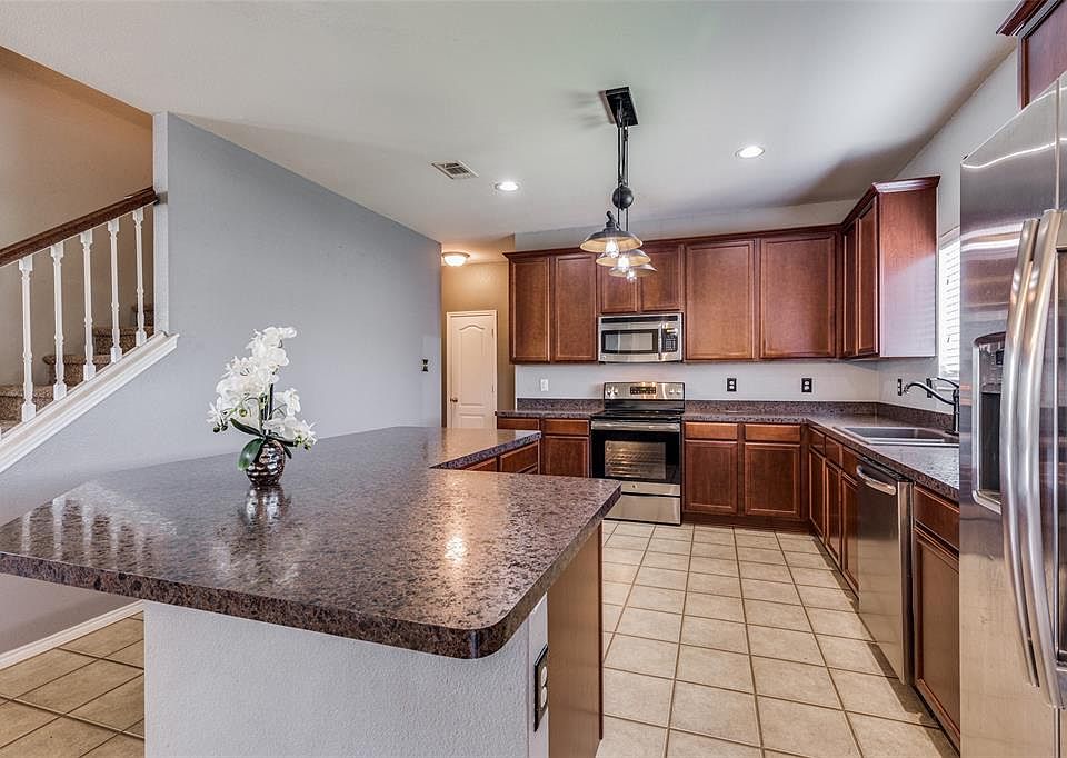 1st image of 8637 Shallow Creek Dr