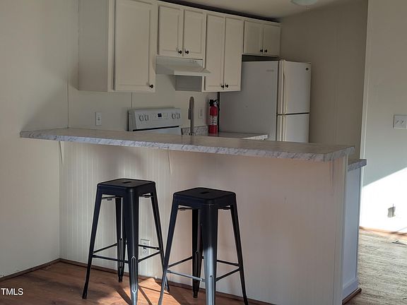 3rd image of 70 Goodwin Dr