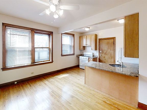 2 - 3219-W-Belle-Plaine-Ave-3A-LIV:KIT 2