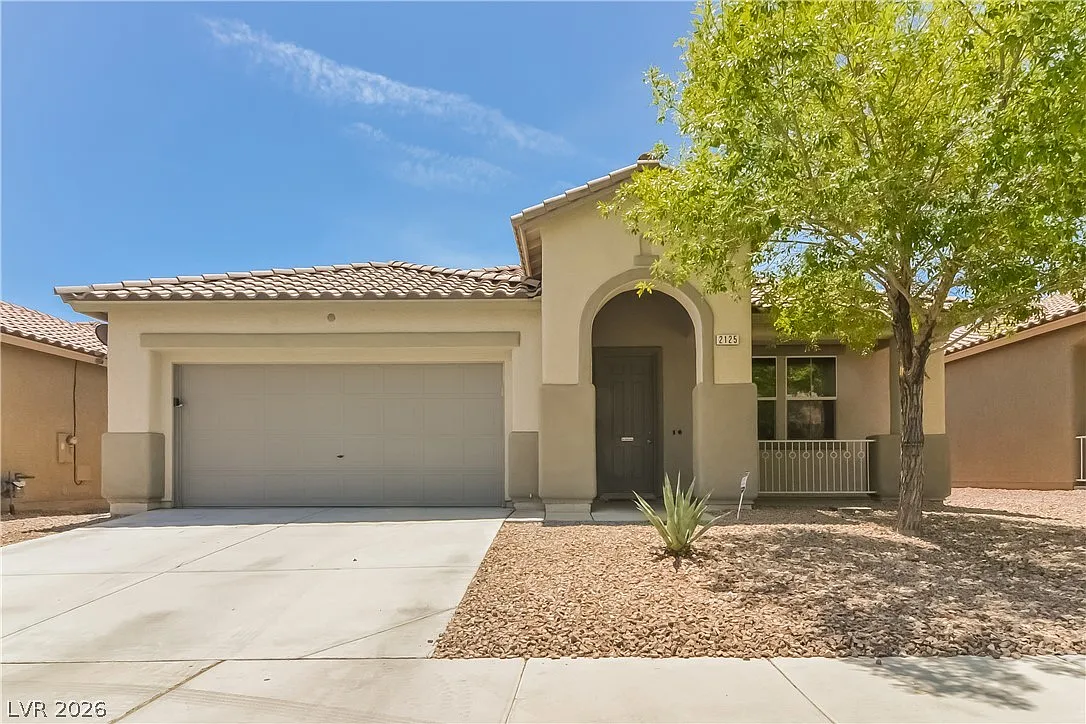 3 bed, 2.0 bath, 1803 sqft, $2,275 — Photo 1