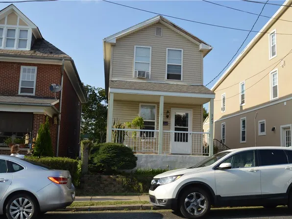 127 Kichline Ave, Hellertown, PA 18055