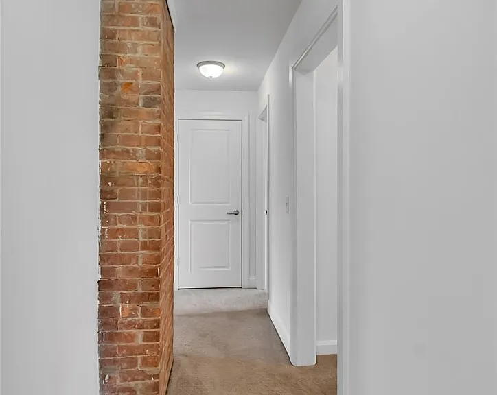 5849 Broadway St #8 — Photo 16