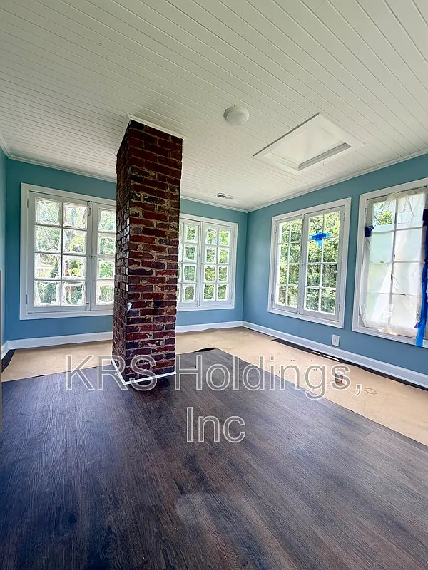 4 bed, 2.0 bath, 2000 sqft, $3,110 — Photo 4