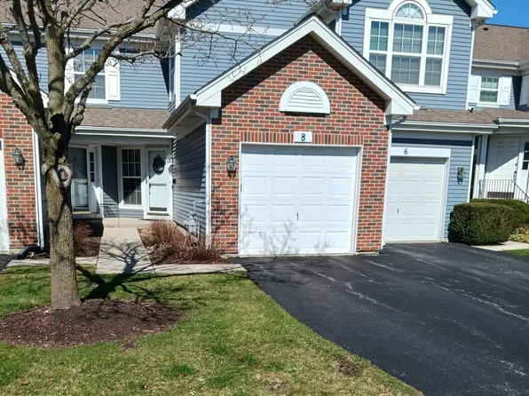 8 Stonegate Ct, Algonquin, IL 60102
