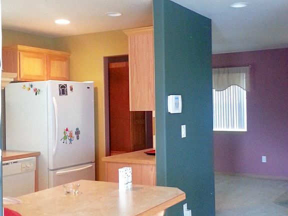 4th image of 11023 Meridian Ave S