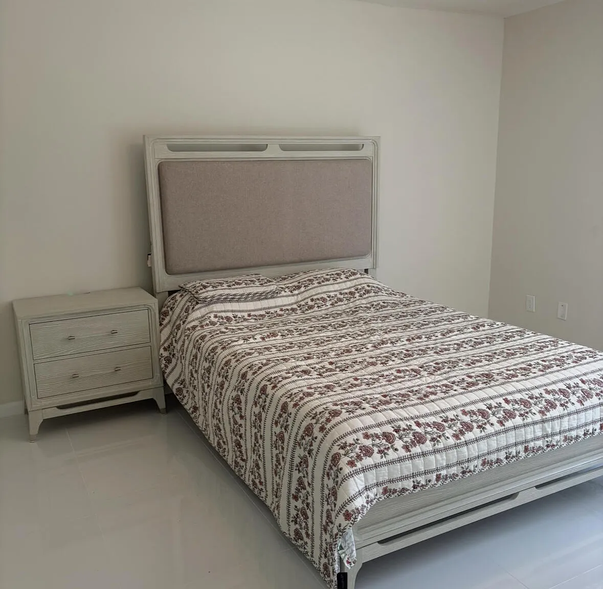 2 bed, 2.0 bath, 1227 sqft, $2,400 — Photo 2
