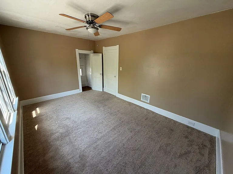4136 Fairview Dr — Photo 29