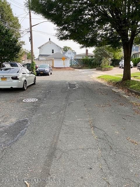 2nd image of 19 Ruth St
