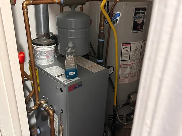 286 Martin Luther King Jr Drive image 15 of 17