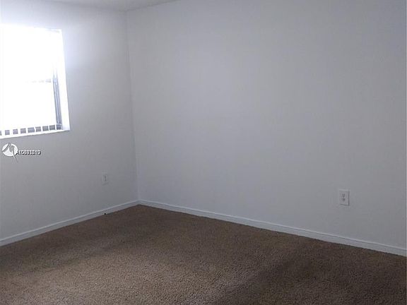 4th image of 9945 Nob Hill Ln #9945