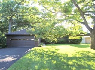 948 Norman Ave, Gurnee, IL 60031