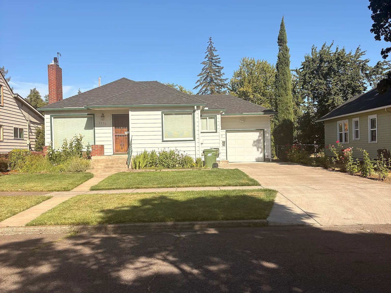 2 bed, 999 sqft, $2,400 — Photo 1