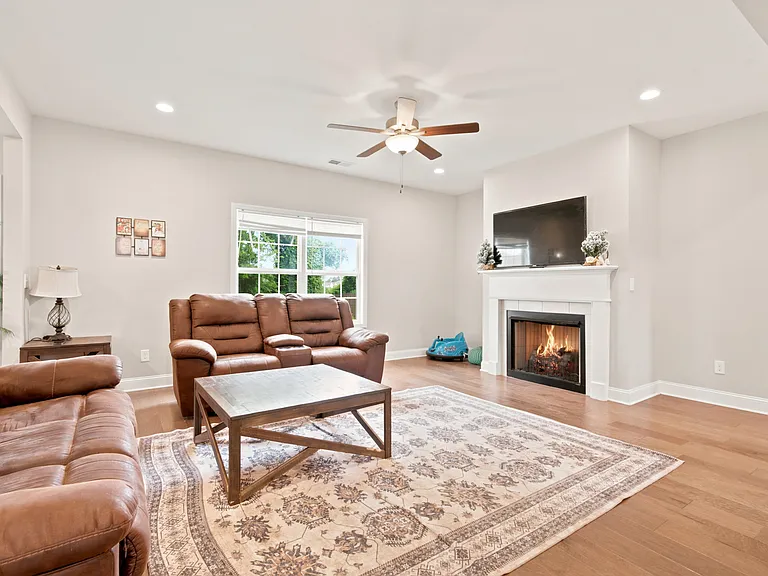 175 Slade Thomas Dr — Photo 8