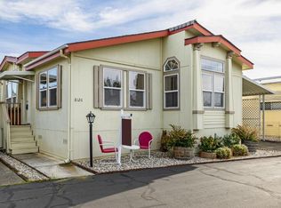 8126 C St, Windsor, CA 95492
