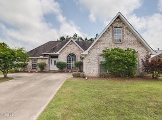 2909 Village Cir, Ocean Springs, MS 39564
