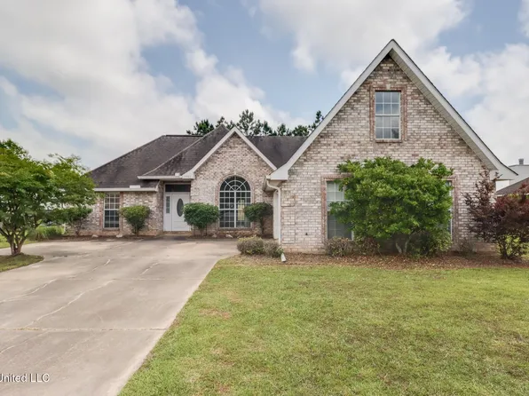 2909 Village Cir, Ocean Springs, MS 39564