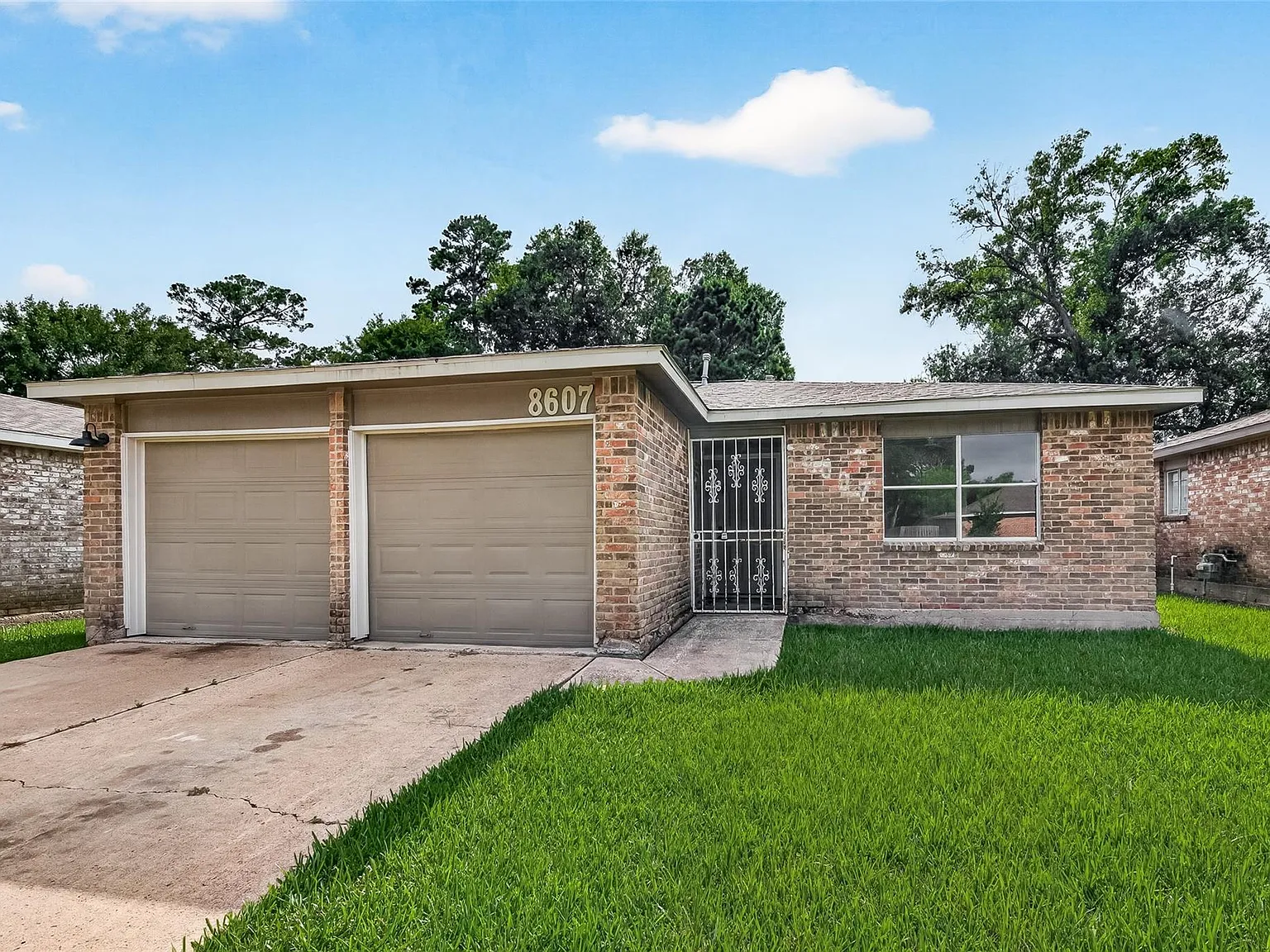 3 bed, 2.0 bath, 1160 sqft, $1,700 — Photo 1
