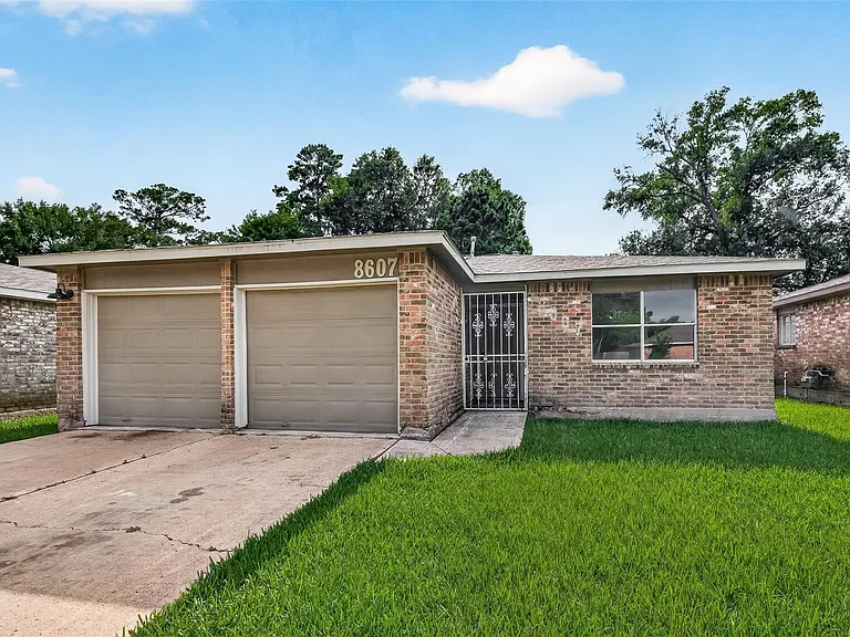 8607 Valley Forest Dr — Photo 1