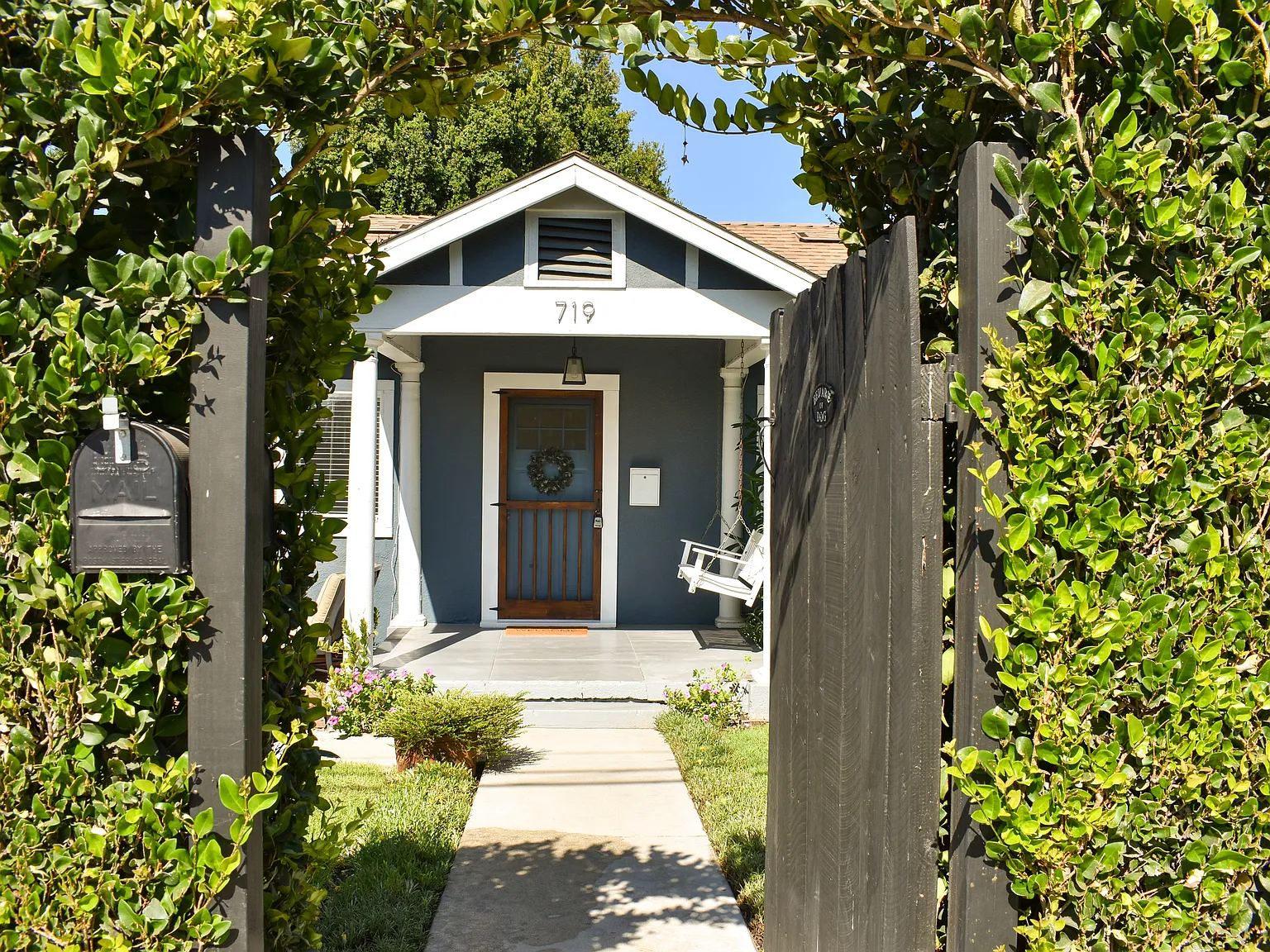 2 bed, 634 sqft, $3,500 — Photo 1