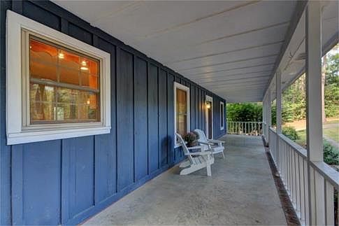 3rd image of 450 Belmont Rd