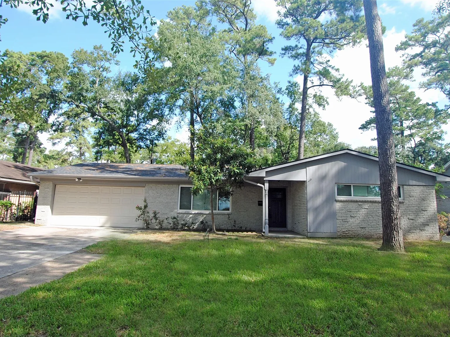 3 bed, 2.0 bath, 1902 sqft, $2,300 — Photo 4