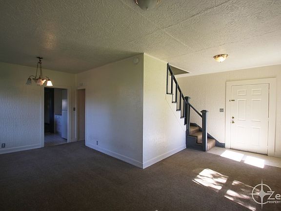 5th image of 4404 NE 62nd Ave