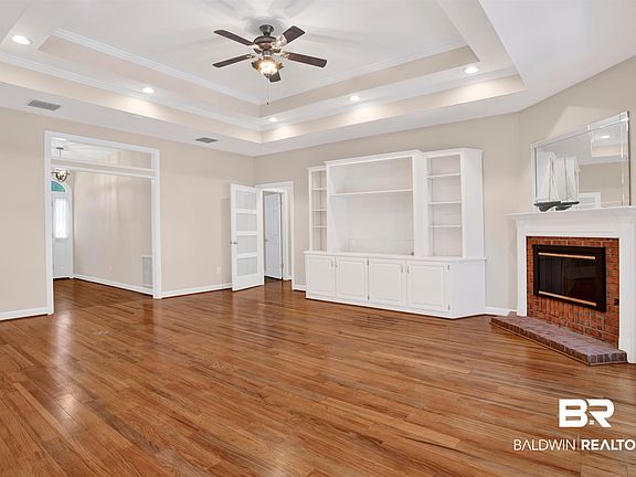 3rd image of 105 Boosketuh Cir