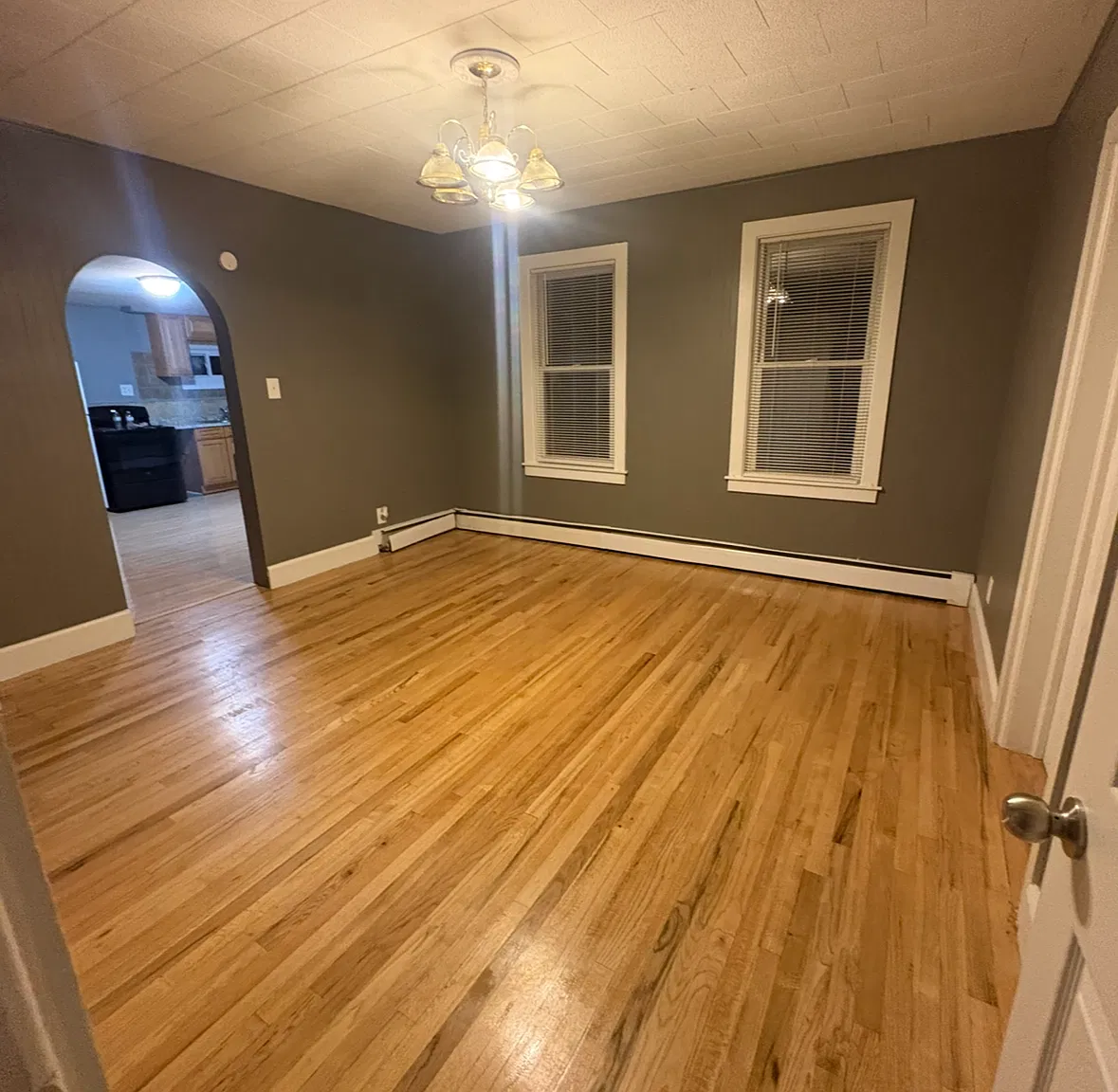 3 bed, $1,600 — Photo 2