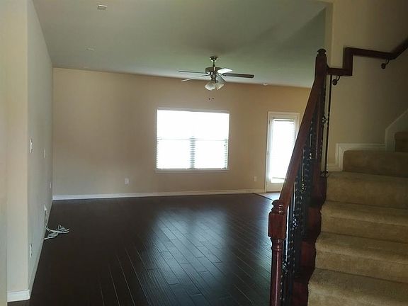 3rd image of 2828 Oak Glen Ct