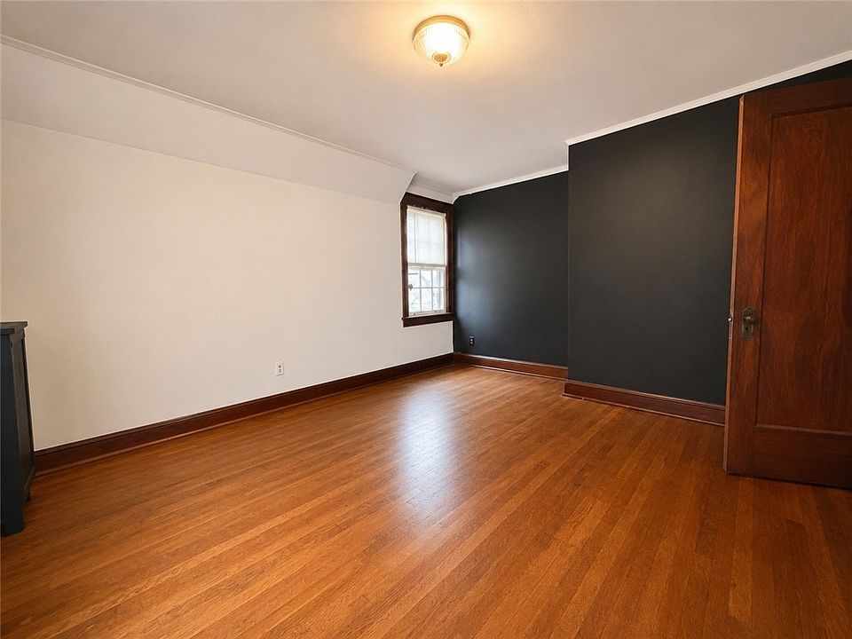 22nd image of 1521 Manor Ave