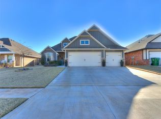 421 Switch Ct, Yukon, OK 73099