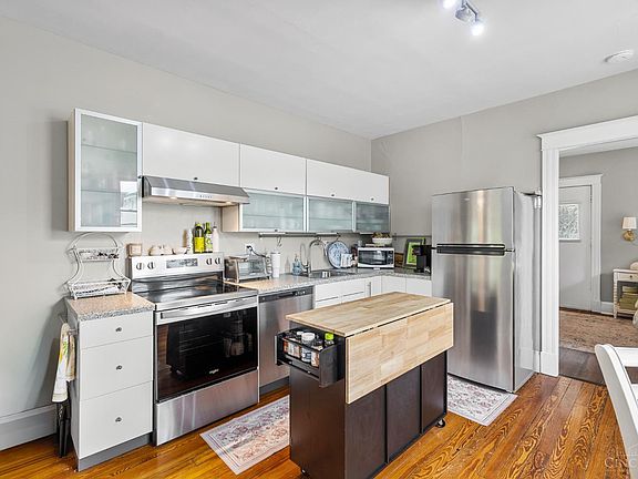 4th image of 2715 Arbor Ave
