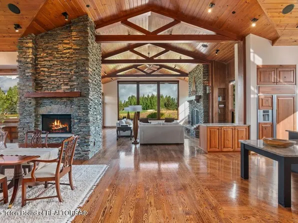 6240 N Prickly Pear Ln, Jackson, WY 83001