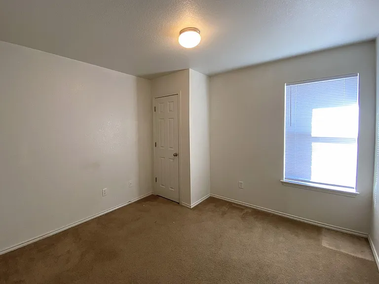 2912 Ashley Dr — Photo 8