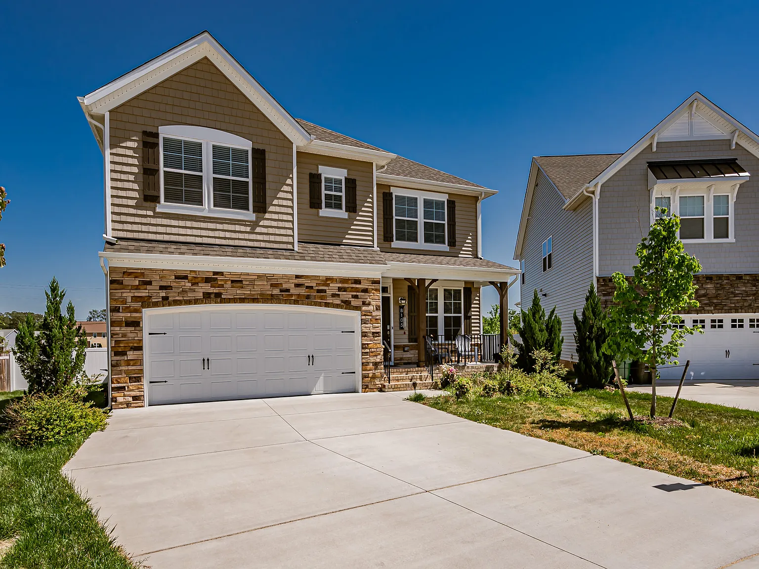 4 bed, 2707 sqft, $3,450 — Photo 3