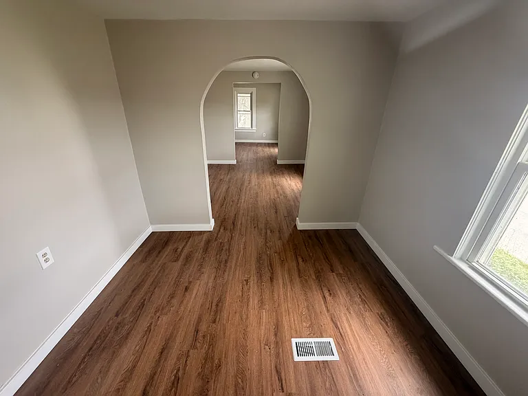 42 Webber Ave — Photo 5