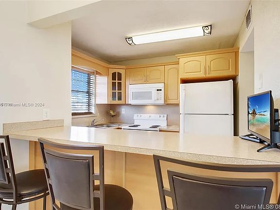 4th image of 8895 Fontainebleau Blvd APT 503