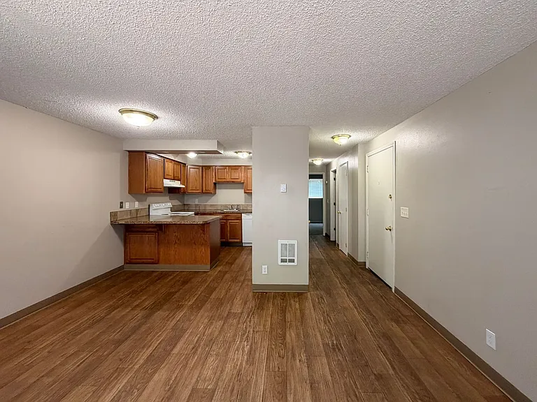 5200 Windsor Island Rd N — Photo 39