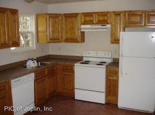 326 Hamilton St APT B, Neosho, MO 64850