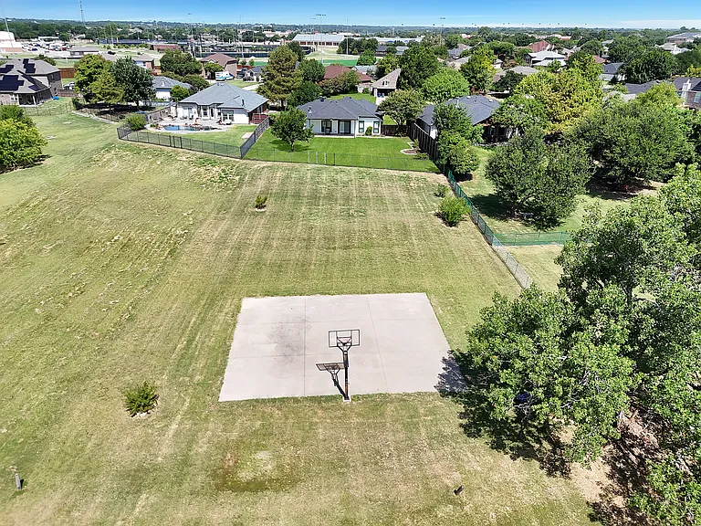 332 Hardwicke Ln — Photo 36