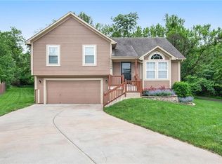 1200 N Parkway Dr, Olathe, KS 66061