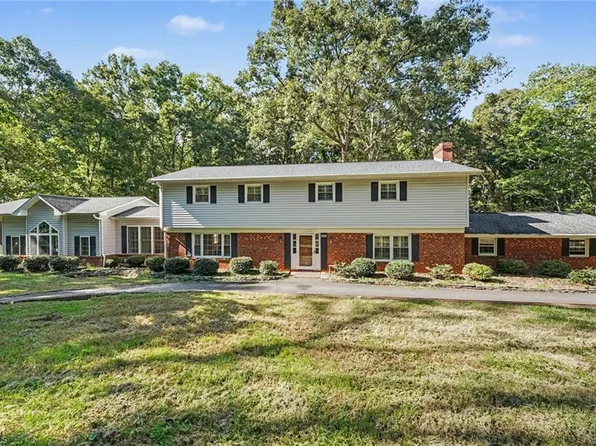 8800 Harwick Ct, Lewisville, NC 27023