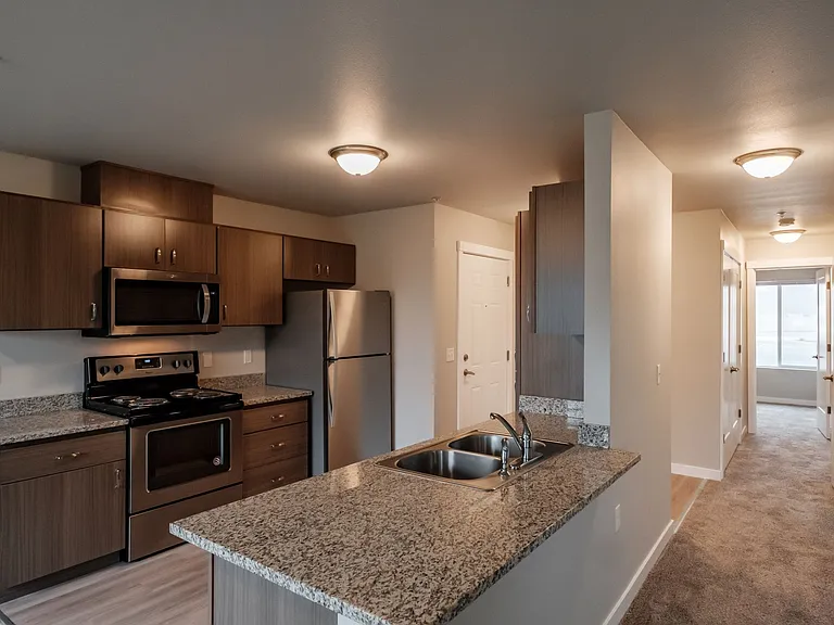 Evergreen Valley Apartments — Photo 6