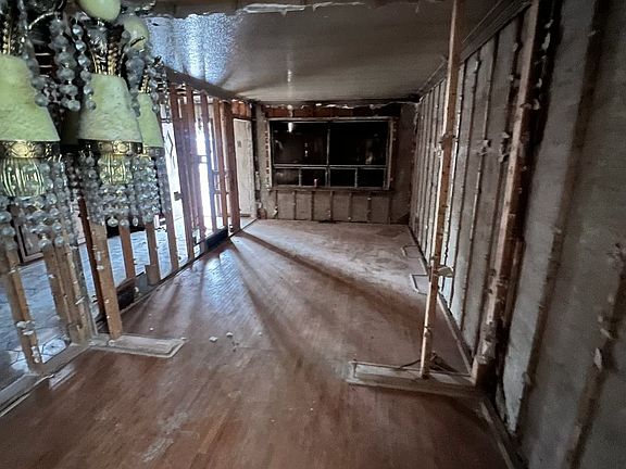 3rd image of 12 Holmesdale Rd