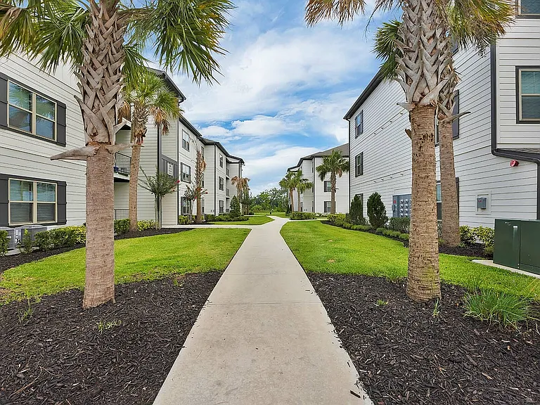 Daytona_Pointe Grand_050