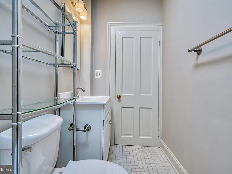 119 S Bouldin St — Photo 17