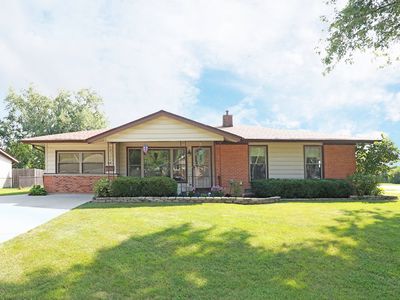 926 Maple Ln, Elk Grove Village, IL, 60007
